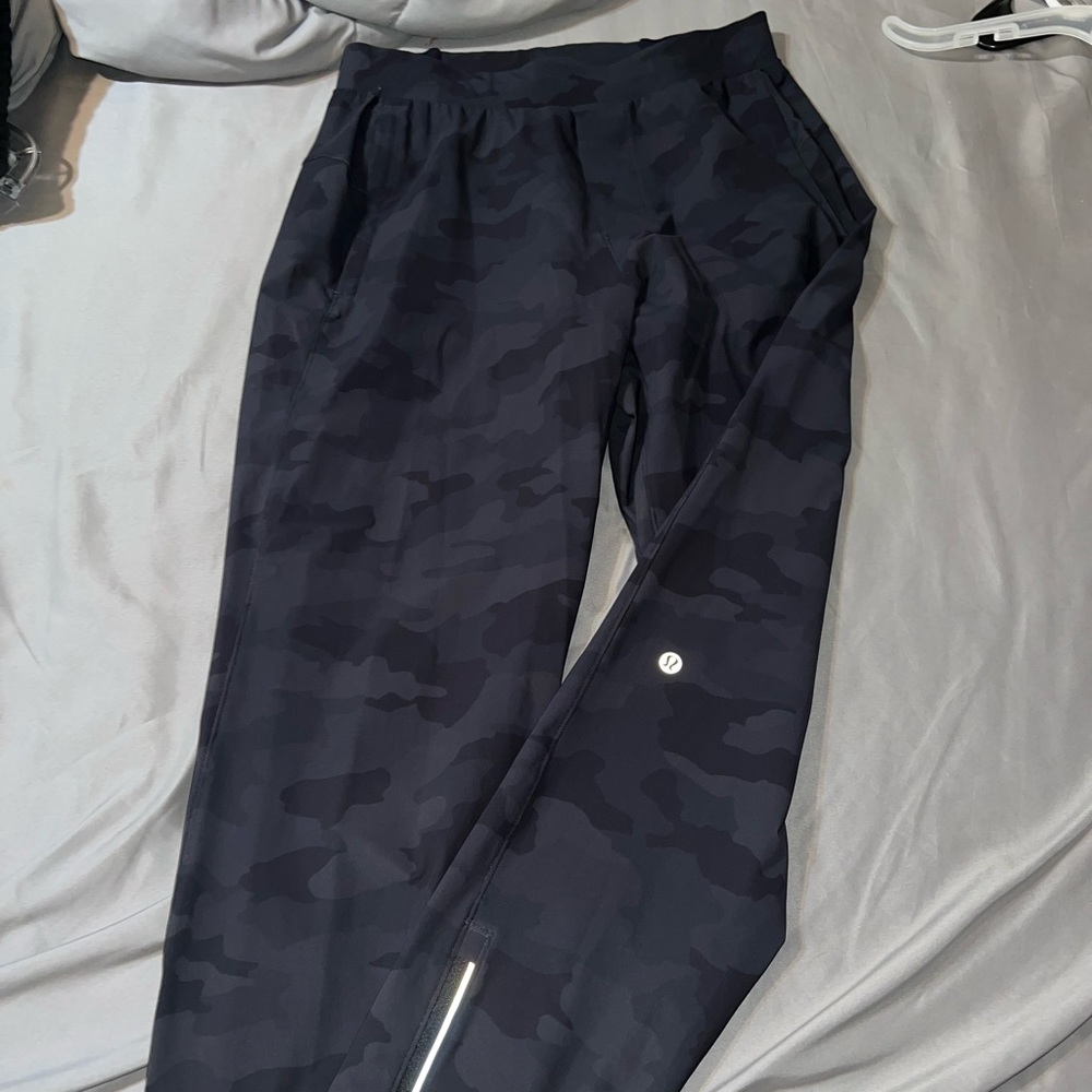 Lululemon surge jogger